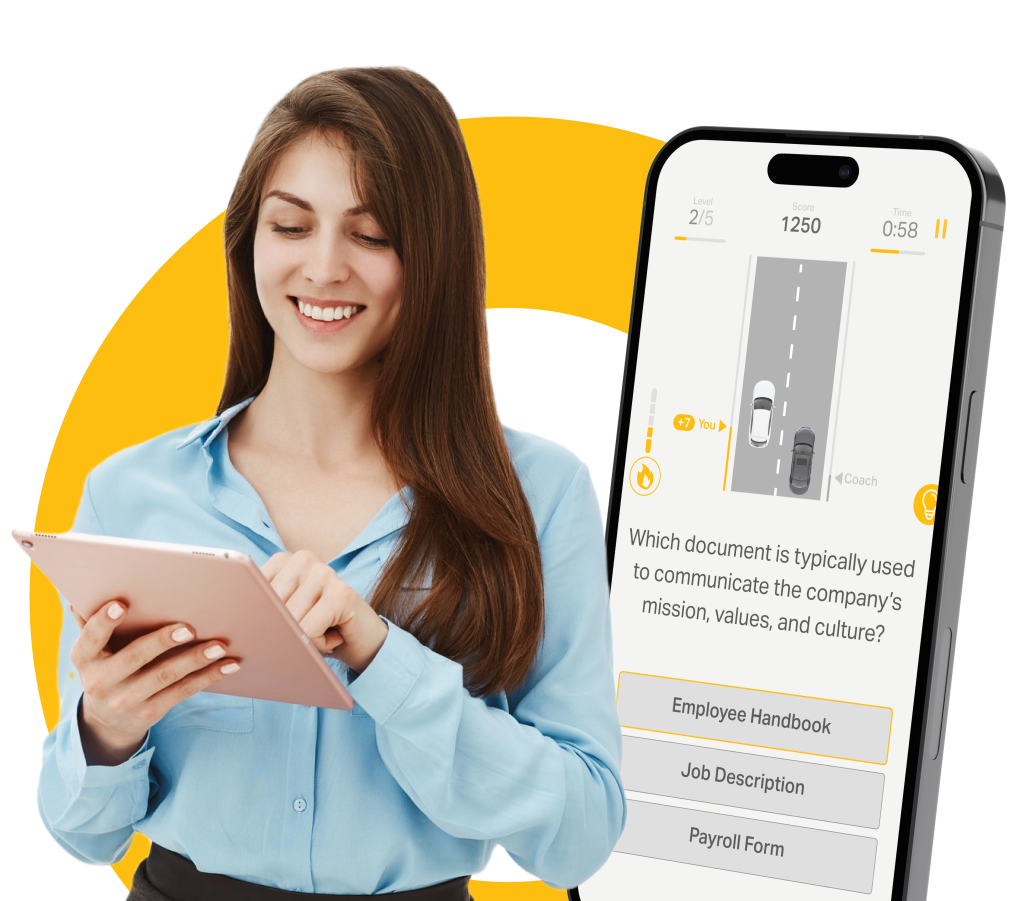A man with a smartphone in front of the Coach Microlearning logo.